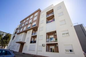 Το κτήριο όπου στεγάζεται  το διαμέρισμα