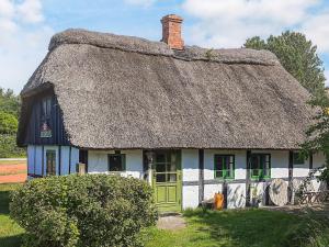 Το κτήριο όπου στεγάζεται  η παραθεριστική κατοικία