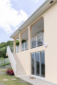 Balkón nebo terasa v ubytování Appartement des 5 Trésors - piscine et vue panoramique