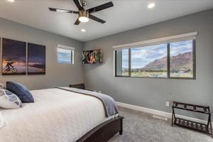 Ένα ή περισσότερα κρεβάτια σε δωμάτιο στο Exclusive Retreats Luxury all Suite 3 Bedroom Home +42 φωτογραφίες