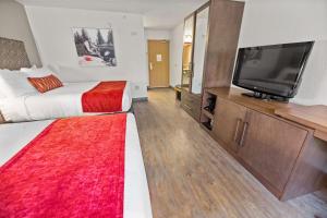 TV a/nebo společenská místnost v ubytování Best Western Plus McCall Lodge and Suites