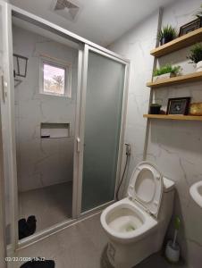 Et bad på RnB Homes and Spaces