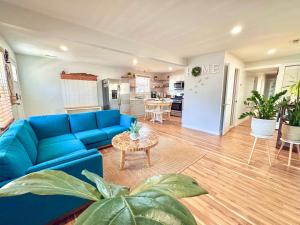 Un lugar para sentarse en Unique Wildwood 3 BR 1,5 BA Entire House in the Heart of Wildwood! 18 fotos más