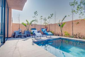 Bazén v ubytování Modern 4BR Villa - Private Pool - Argan Golf nebo v jeho okolí