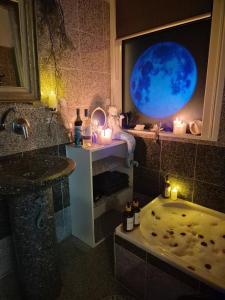 Mynd úr myndasafni af Romantic Harry Potter Themed Home í Brisbane