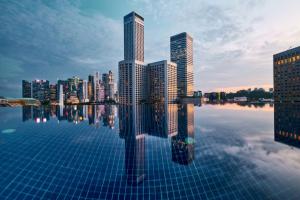 Bazén v ubytování Naumi Hotel Singapore nebo v jeho okolí