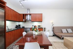 Kuchyň nebo kuchyňský kout v ubytování Urban comfortable apartment