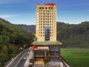 Nespecifikovaný výhled na hory nebo výhled na hory při pohledu z hotelu