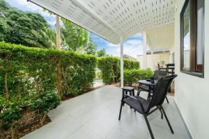 Zahrada ubytování Oxavia Garden Oasis B3 in Nai Harn with Jaccuzzi