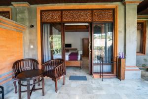 Rõdu või terrass majutusasutuses Mumbul Ubud