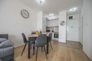 Kuchyň nebo kuchyňský kout v ubytování Apartman TRI KRALJA 2