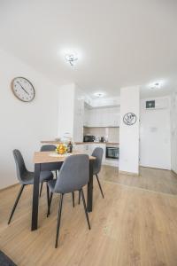 Kuchyň nebo kuchyňský kout v ubytování Apartman TRI KRALJA 2