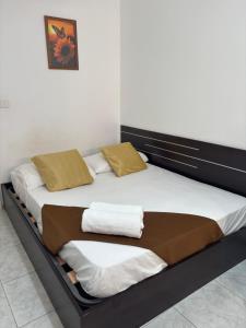 Postel nebo postele na pokoji v ubytování Private and Cozy Full Apartment