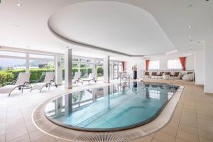 Hồ bơi trong/gần keyone rooms Finkenberg