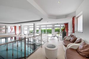Hồ bơi trong/gần keyone rooms Finkenberg