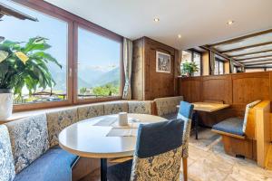 Khu vực ghế ngồi tại keyone rooms Finkenberg