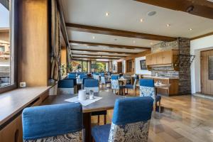 Khu vực ghế ngồi tại keyone rooms Finkenberg