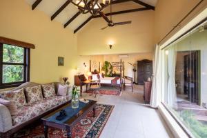 Posezení v ubytování Old Kent Estates & Spa, Coorg