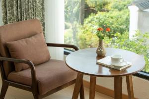 Dali Blue House Sea View B&B的休息区