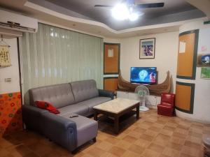 Khu vực ghế ngồi tại 藍嶼休閒民宿
