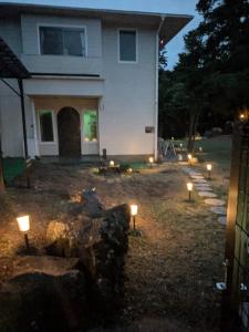 Κήπος έξω από το niko Villa 伊豆高原LUCE棟