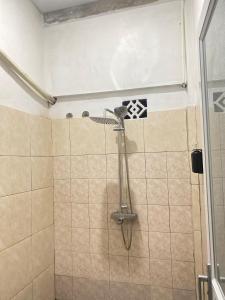 Koupelna v ubytování Fi Hostel Kuta Lombok