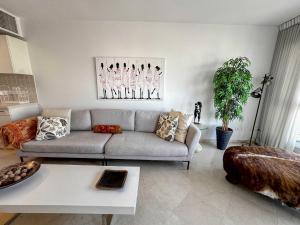 Гостиная зона в Breeze Suite at The Island