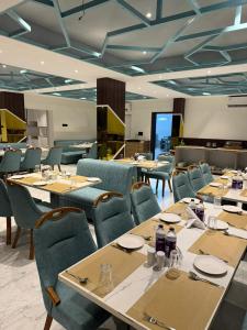 Restaurace v ubytování Lilium Hotels Talegaon