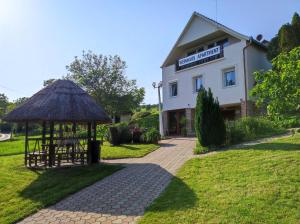 Vonkajšia záhrada v ubytovaní Alsóhegyi Apartmanok