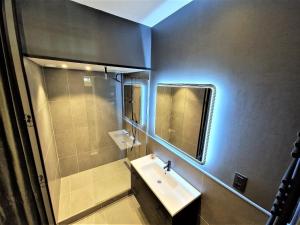 Vannituba majutusasutuses Immeuble Historique Chamonix Centre