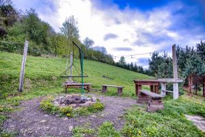 Vonkajšia záhrada v ubytovaní Kiczurka Bieszczady