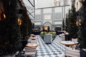 Hotel SAX Paris, LXR Hotels & Resorts餐厅或其他用餐的地方
