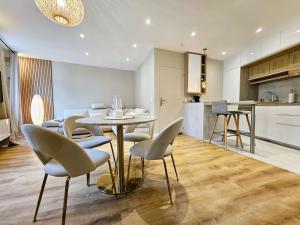 Kuchyň nebo kuchyňský kout v ubytování Le Championnet - Proche du Port