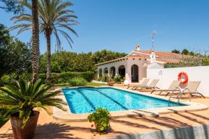 The swimming pool at or close to Villa La Martina