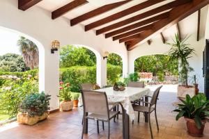 A garden outside Villa La Martina