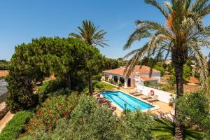 The swimming pool at or close to Villa La Martina