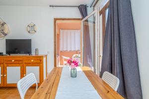 TV a/nebo společenská místnost v ubytování Basic comfort Apartment Gran reserva 0055