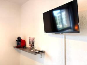TV a/nebo společenská místnost v ubytování Studio N216 Quiet and functional