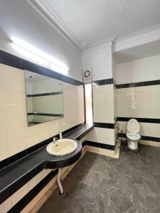 Koupelna v ubytování Hotel Bir home stay - couple friendly stay near nizamuddin