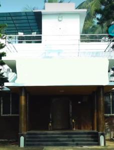Gallery image of Sets on the Beach in Nirmal