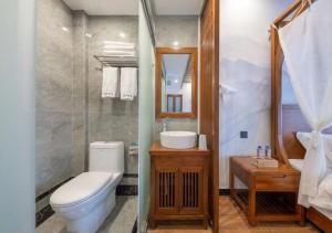 Vannituba majutusasutuses Huazhu Xizhou Impression Inn Furong Town Waterfall Branch