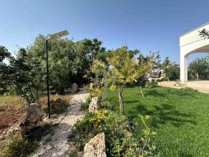 Κήπος έξω από το Dimora Caselli by Meravigliosa Puglia Real Estate