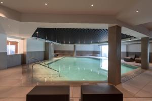 Bazén v ubytování Hotel Royal Village nebo v jeho okolí