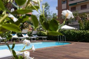 Bazén v ubytování Grand Hotel Tiberio nebo v jeho okolí