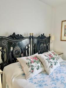 A bed or beds in a room at Masseria Lacatena