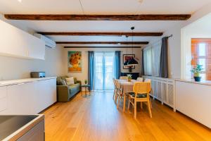 Χώρος καθιστικού στο Flex SelfCheckIns 145 - Zagreb - 2 Bedrooms - Parking - Loggia