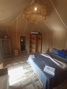 Postel nebo postele na pokoji v ubytování Agafay, La Ferme Nomade Bivouac