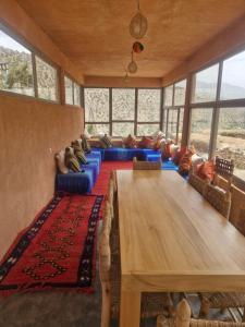 Ruang duduk di Chez Youba