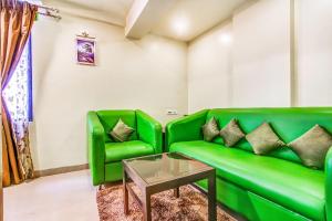 Posezení v ubytování FabHotel Ranjanas - Nr humkar Chowk