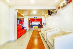 TV a/nebo společenská místnost v ubytování FabHotel Ranjanas - Nr humkar Chowk